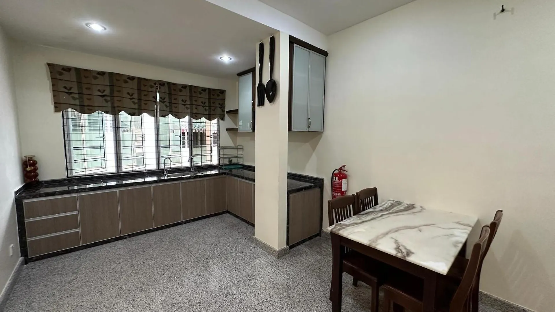 Spacious Air Terjun Semi-D 7Br 21Pax George Town Holiday home