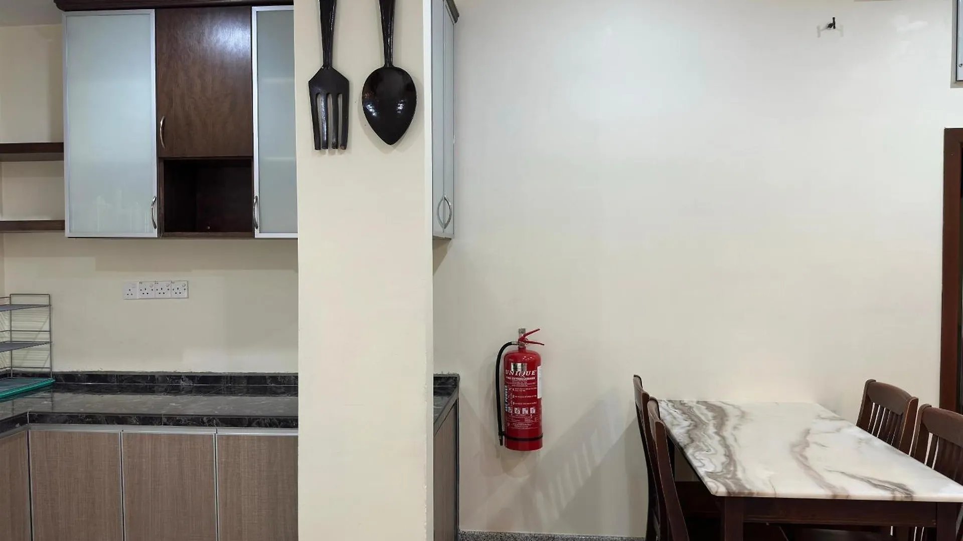 Spacious Air Terjun Semi-D 7Br 21Pax George Town