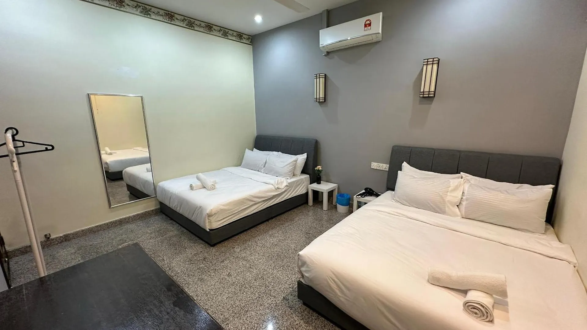 Holiday home Spacious Air Terjun Semi-D 7Br 21Pax George Town