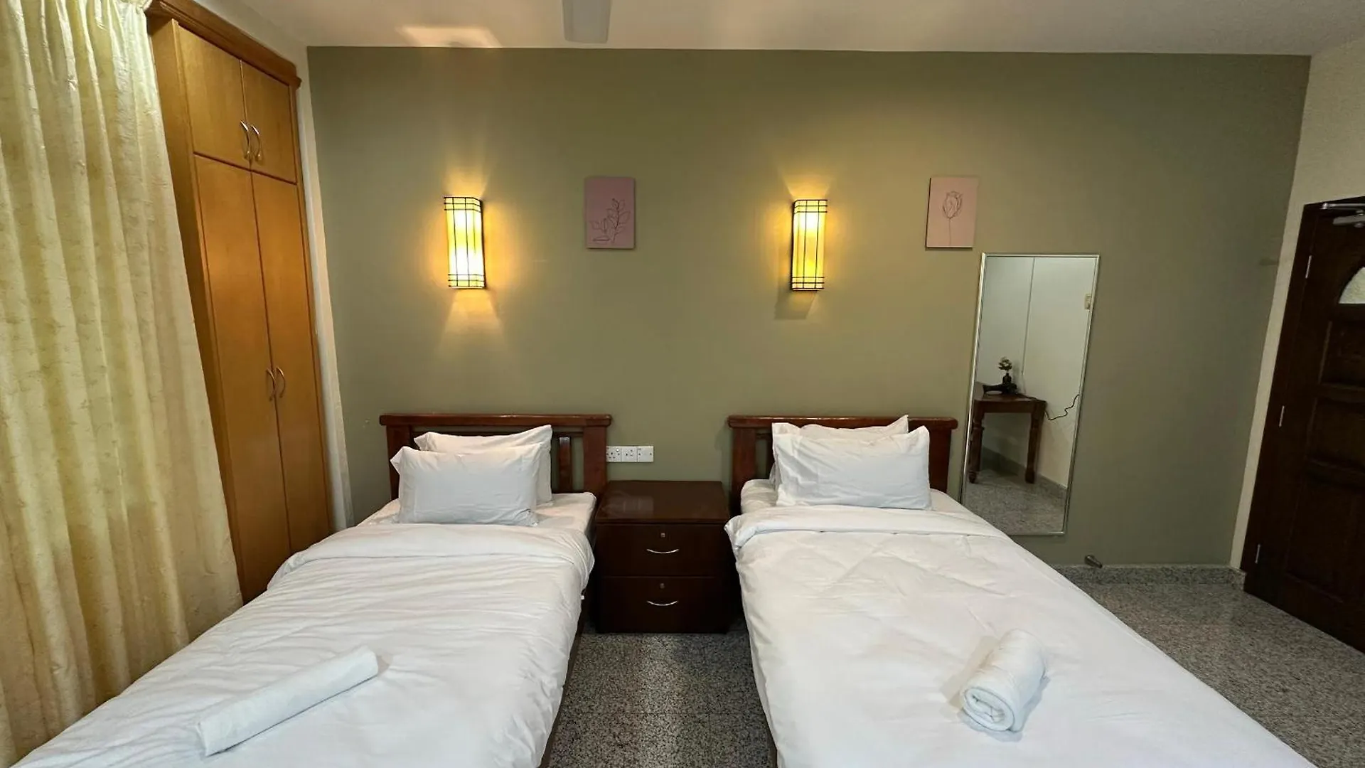 Spacious Air Terjun Semi-D 7Br 21Pax George Town 0*,