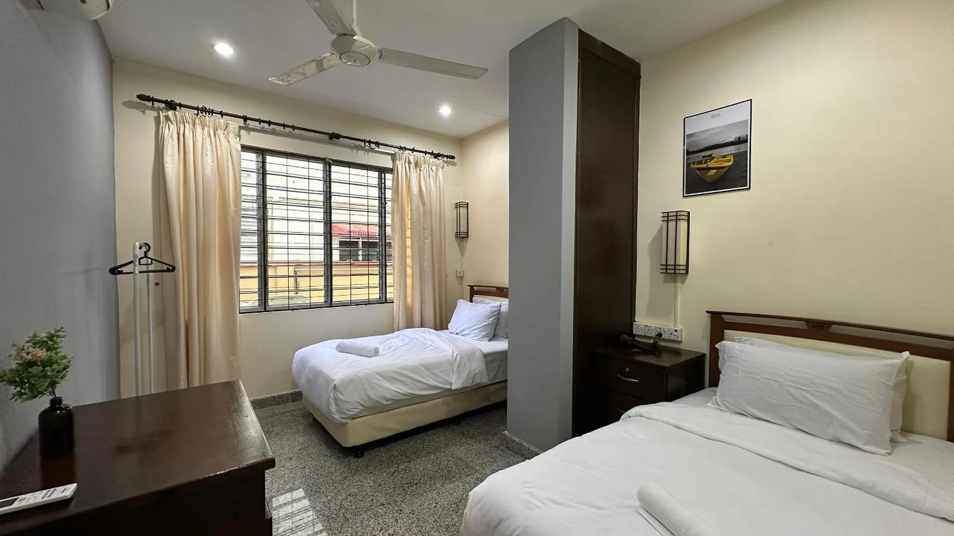 Spacious Air Terjun Semi-D 7Br 21Pax George Town 0*,