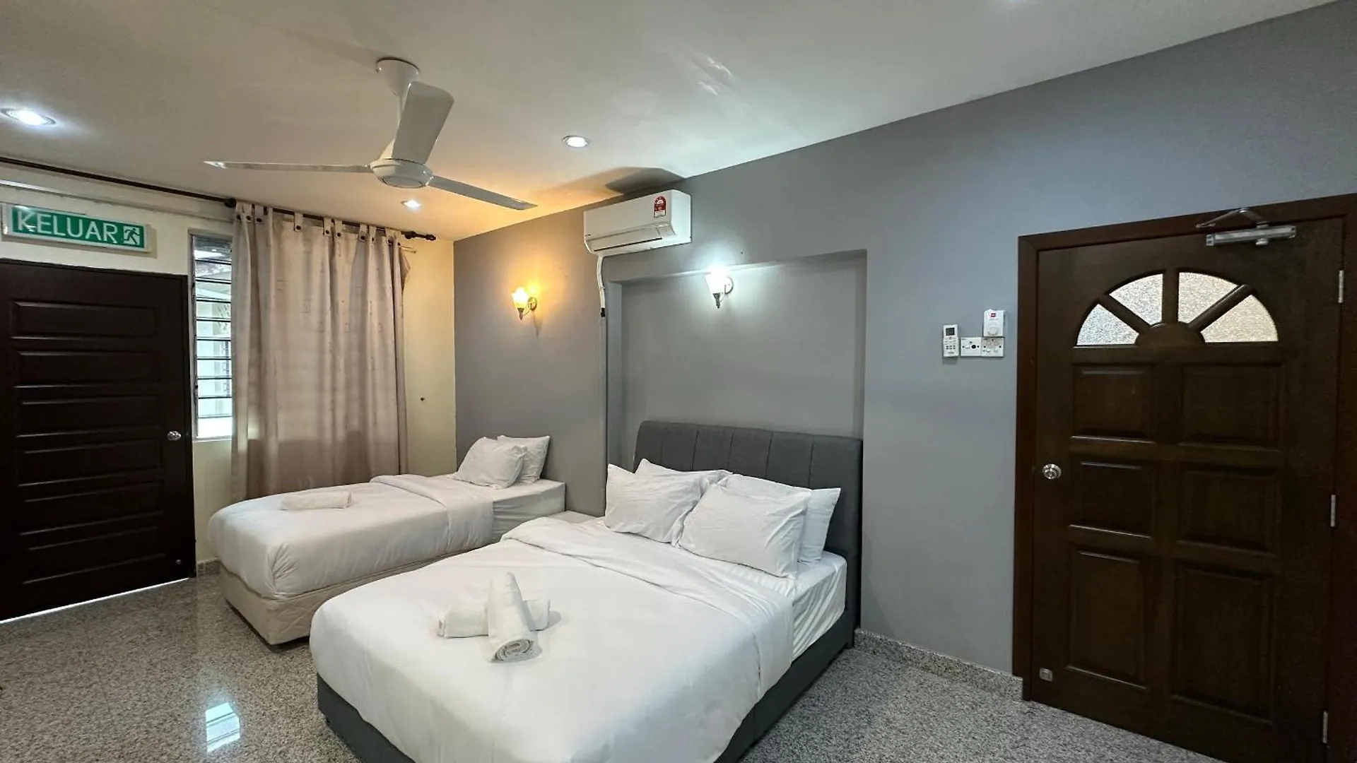 Spacious Air Terjun Semi-D 7Br 21Pax George Town 0*,