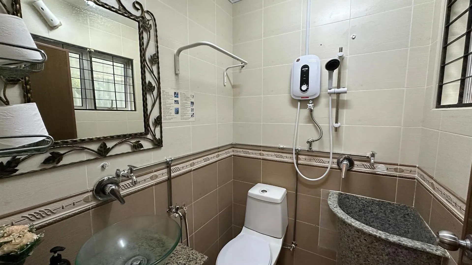 Spacious Air Terjun Semi-D 7Br 21Pax George Town 0*,  Malaysia