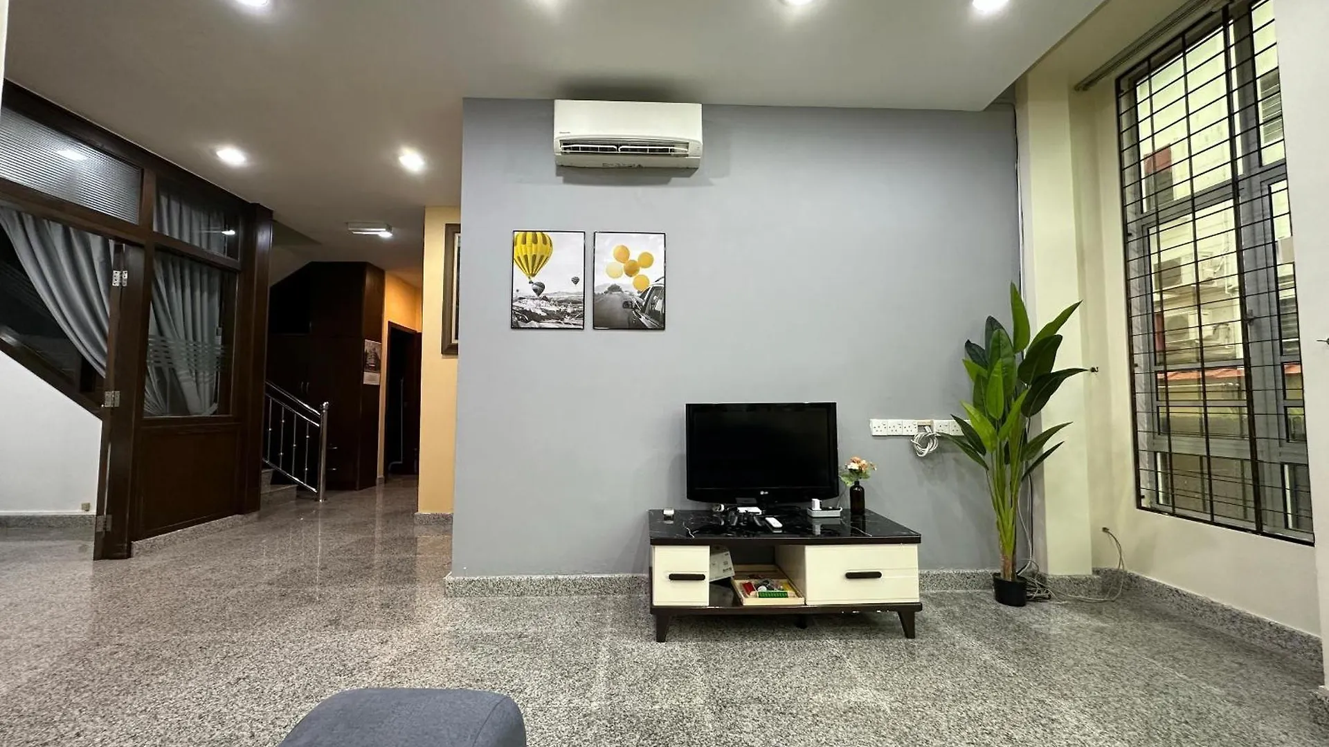 Spacious Air Terjun Semi-D 7Br 21Pax Джорджтаун Дом отдыха